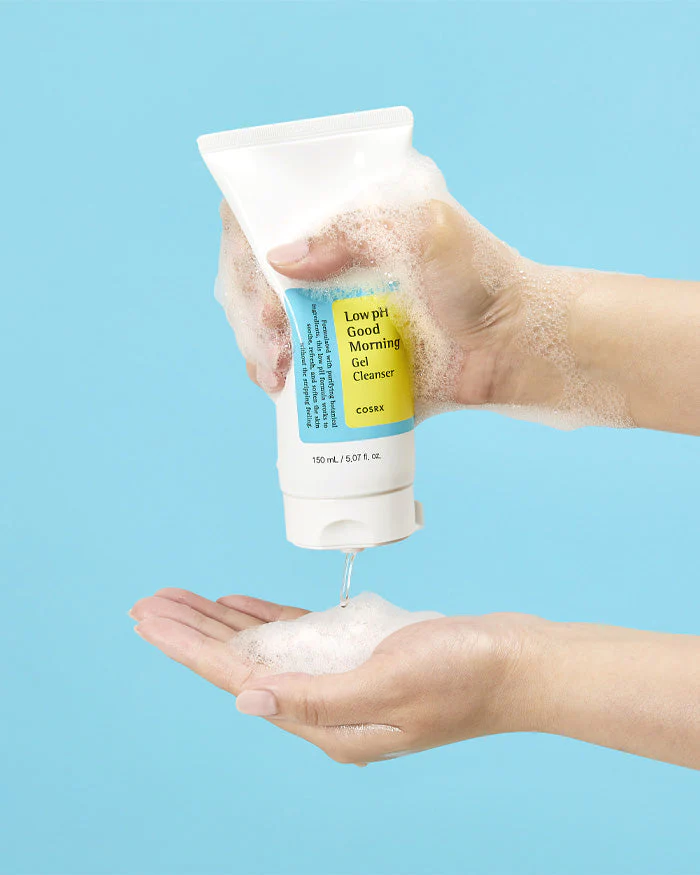 2.7-Soko-Glam-PDP-Image-COSRX-Low-pH-Good-Morning-Gel-Cleanser-Korean-Skincare-Lifestyle-Texture_1
